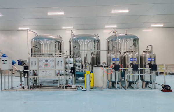 寧夏3T/H雙級反滲透+變頻供水設(shè)備安裝完成